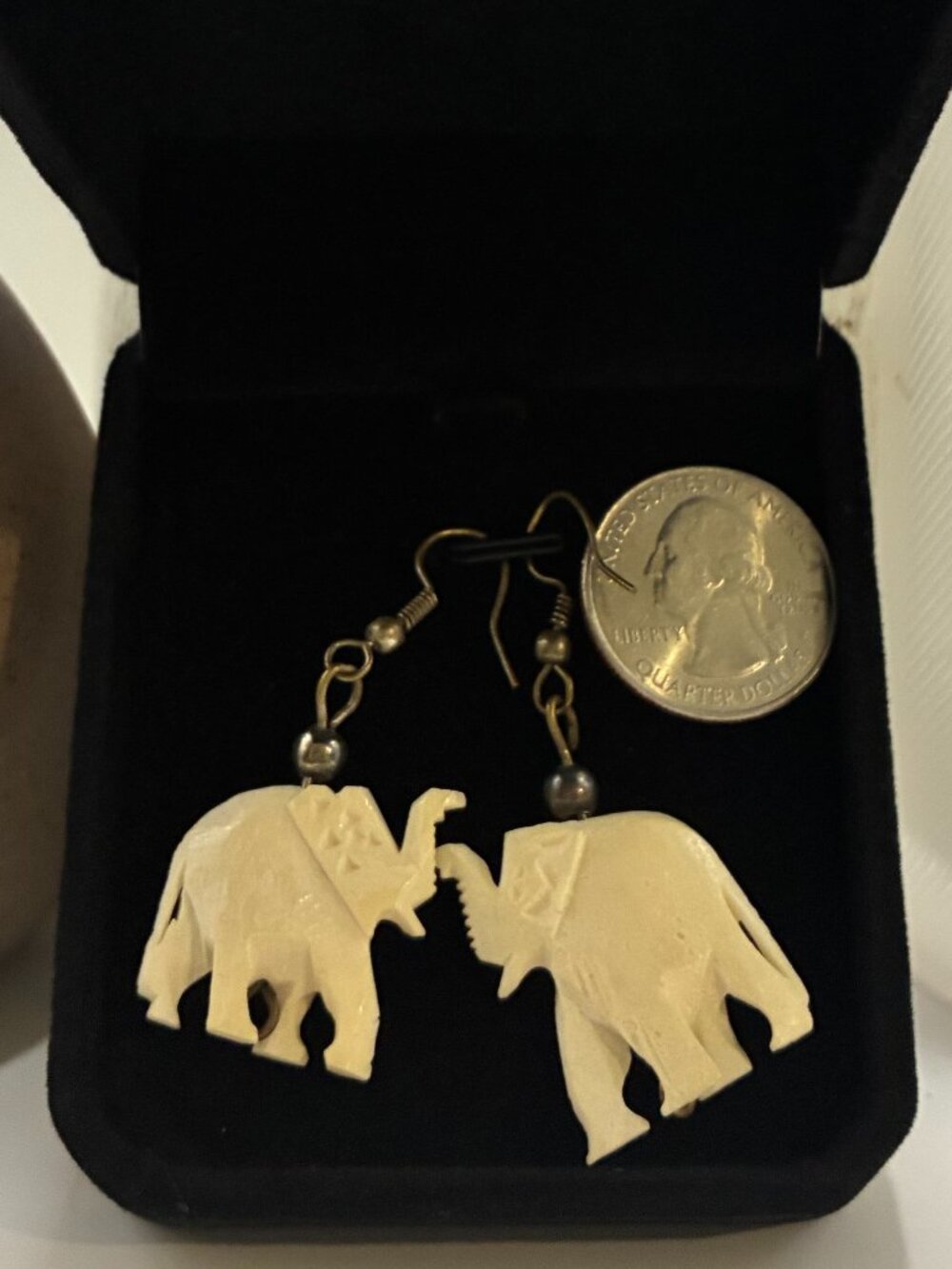 Vintage Hand Carved Bone Elephant Dangle Earrings Tribal Boho Safari - Picture 8 of 8